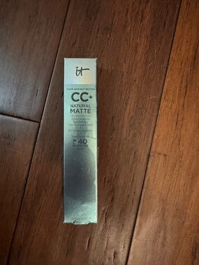 NIB— IT Cosmetics CC+ Natural Matte Full Coverage Cream